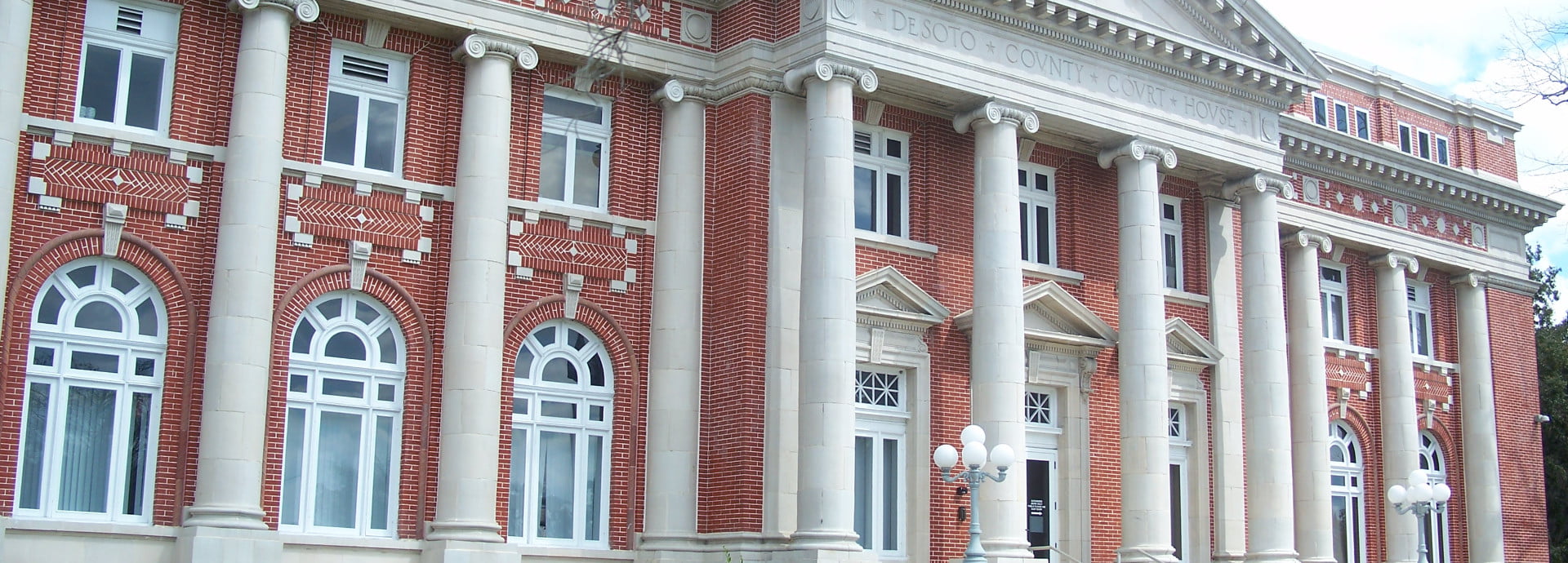 DeSoto County Clerk of Court House